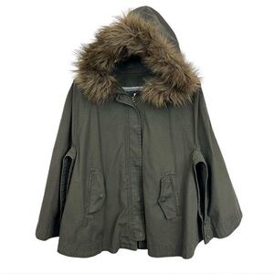Gap women's blanket-lined faux fur olive green cape/poncho